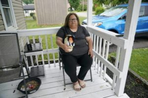 Kelly Titchenell with Mother's Urn